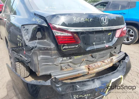 2017 Honda Accord Ex z USA, uszkodzony, nr VIN 1HGCR2F74HA154575